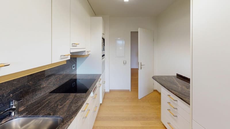 Stilvolle 4.5 Zimmer-Wohnung - sofort einzugsbereit (9)
