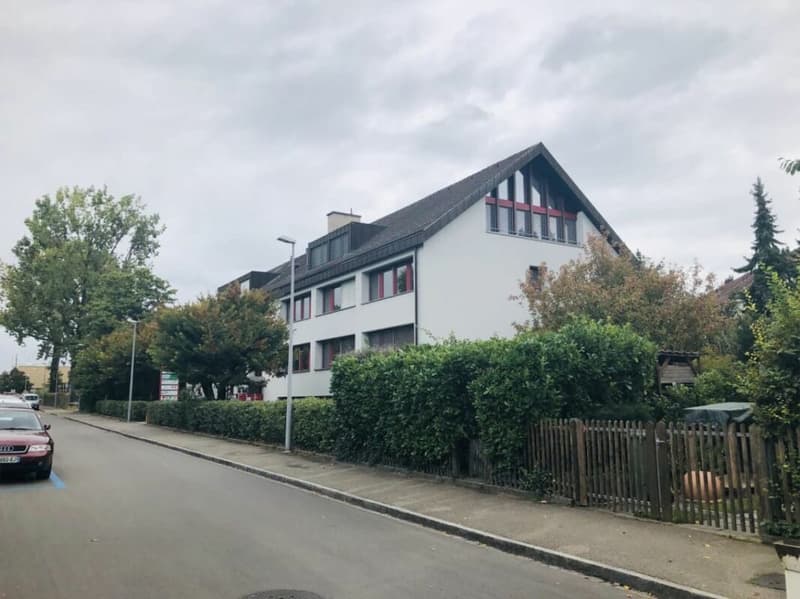 Espace commercial lumineux de 119 m² à Riehen - idéal pour bureau, cabinet ou service (2)