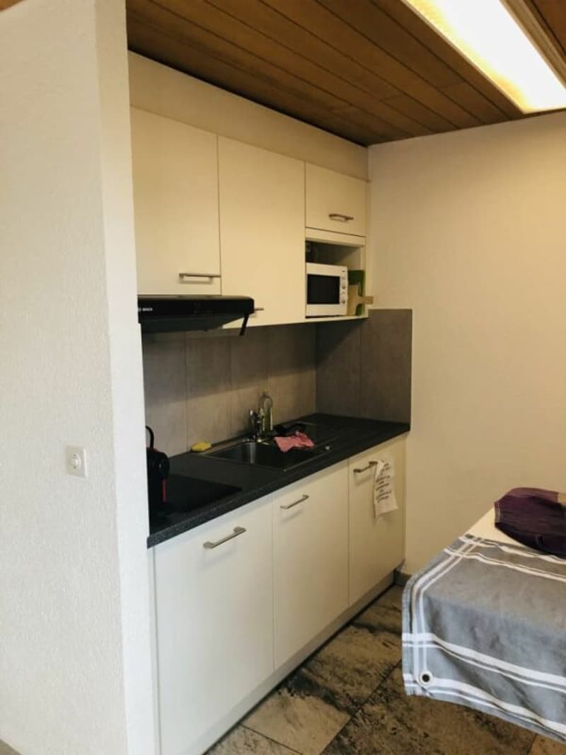 Espace commercial lumineux de 119 m² à Riehen - idéal pour bureau, cabinet ou service (7)