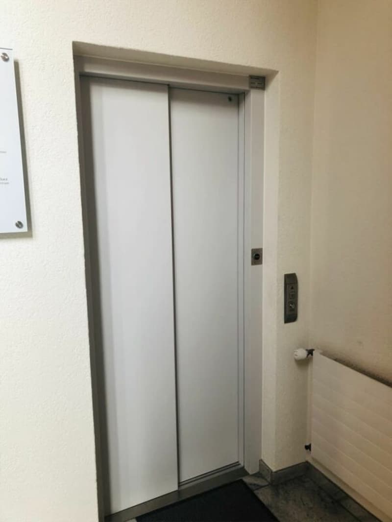 Espace commercial lumineux de 119 m² à Riehen - idéal pour bureau, cabinet ou service (4)