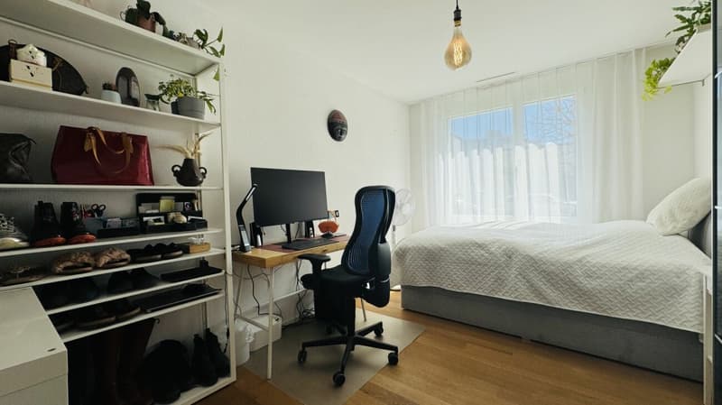 Neuwertige 4.5-Zimmer-EG Wohnung, 2 Nasszellen, Loggia, Gartenanteil, Lift, Keller und 1 AEHP (12)