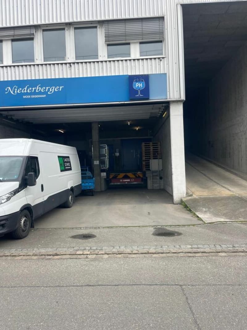 Gewerberaum und Lagerfläche in Aesch BL (5)