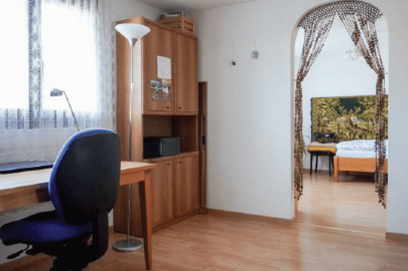 Freistehendes 5-Zimmer-EFH mit Garage, Vorplatz, Balkon, Garten und schöner Aussicht (10)