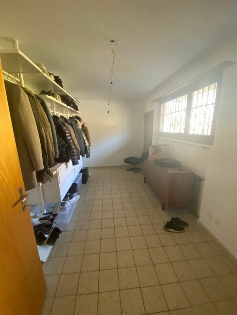 Freistehendes 5.5-Zimmer-EFH mit Wintergarten, Garage und sonnigem Garten (18)