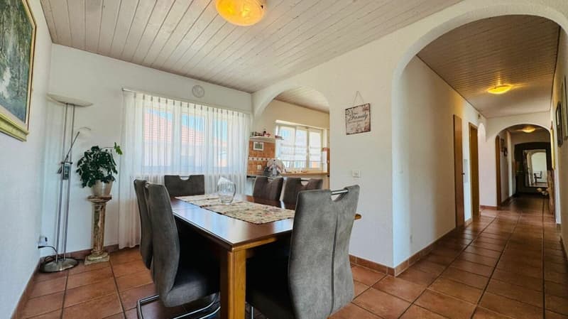 Grosszügige 5.5-Zimmer-Wohnung mit mehreren Balkonen, Carport, Parkplatz & viel Stauraum (8)
