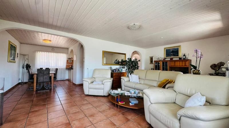 Grosszügige 5.5-Zimmer-Wohnung mit mehreren Balkonen, Carport, Parkplatz & viel Stauraum (9)