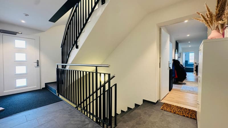 5.5-Zimmer-Maisonett mit Garten, Wintergarten, 2 Nasszellen, Bastelraum und 1 AEHP (12)