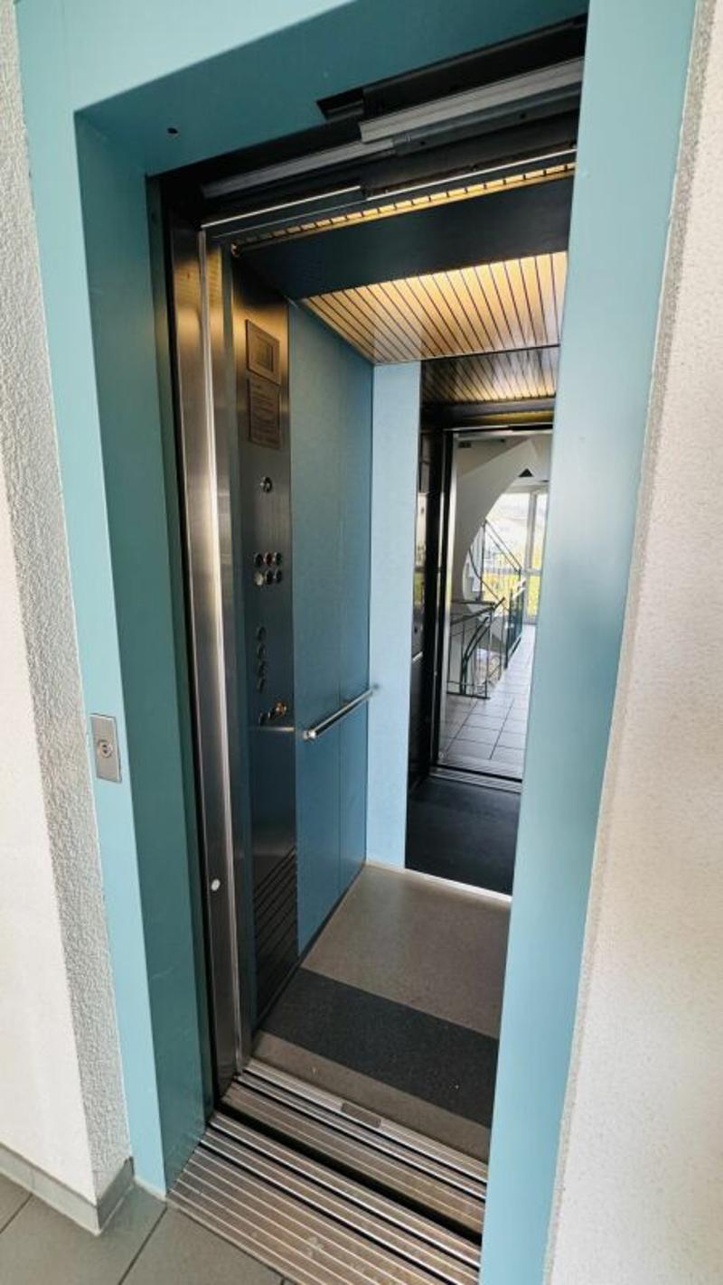 Schöne 2.5-Zimmerwohnung mit Lift, Balkon, Keller, AEP und eigener WM/TU (13)