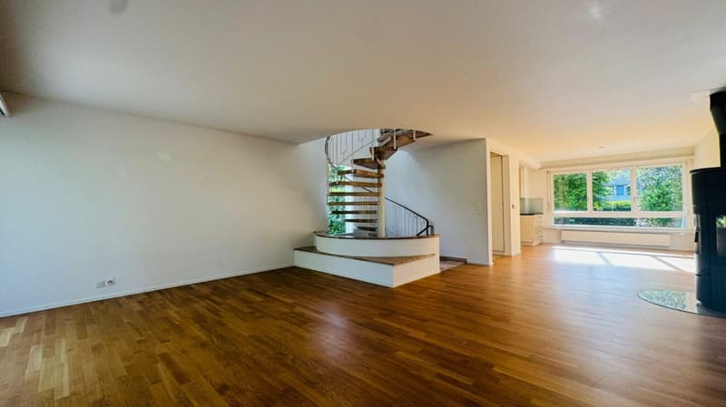 SCHÖNES 6.5-ZIMMER-DOPPEL-EINFAMILIENHAUS MIT WINTERGARTEN, GARTEN & PARKIERUNG AN TOPLAGE (11)