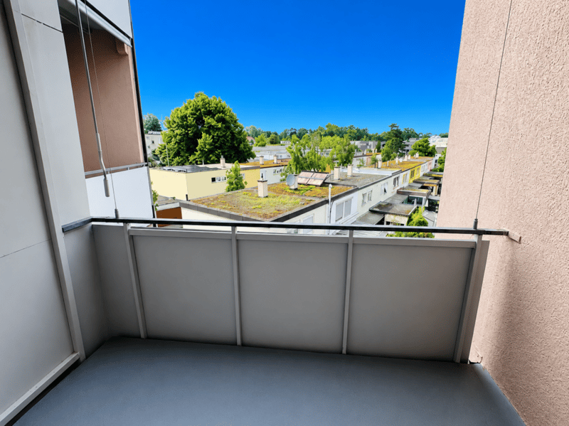 Schöne 2.5-Zimmerwohnung im 2. OG (w4) mit Balkon, eigener Waschmaschine und Kellerabteil (3)