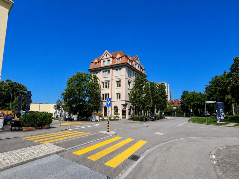 Schöne 2.5-Zimmerwohnung im 2. OG (w4) mit Balkon, eigener Waschmaschine und Kellerabteil (1)
