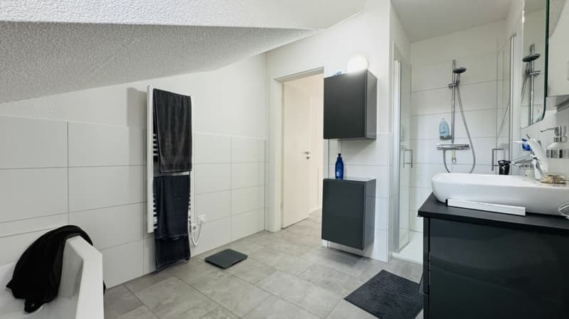 Top 3-Familienhaus im Eigentumsstandard mit 15 Parkplätzen, Werkstatt & Schopf in Zunzgen (10)