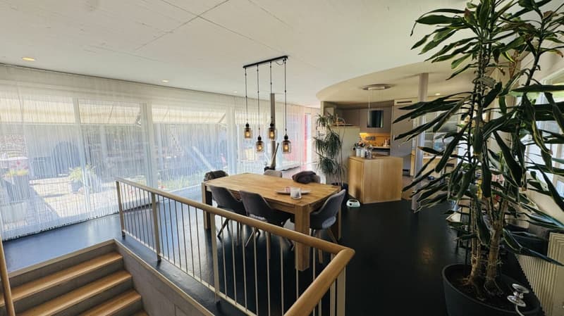 6.5-Zimmer-Architektenhaus mit Pool, Garagenbox, 3 Parkplätzen und Weitsicht (19)