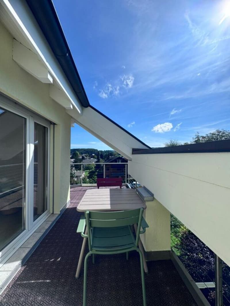 4.5-Dachwohnung, 2 Terrassen, ca. 32 m² Aussenfläche, schöner Aussicht und garagenbox (10)