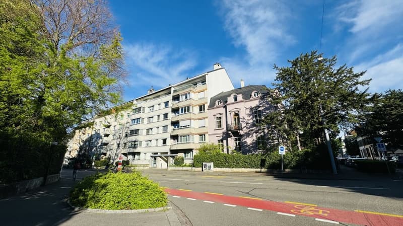 Komplett sanierte 3.5-Zimmerwohnung mit 2 Bädern, 2 Balkonen & Tiefgaragenplatz - direkt am Schützenmattpark (6)