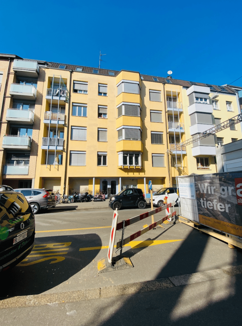 Gepflegte 3-Zimmer-Wohnung mit grossem privaten Sitzplatz in Basel (1)
