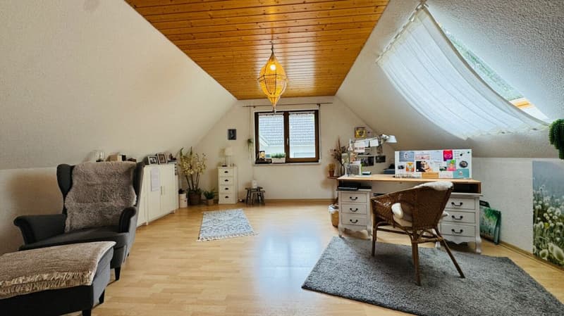 Top gepflegtes 4.5-Zimmer-EFH mit Wintergarten, grossem Garten, Garagenbox und PP (15)