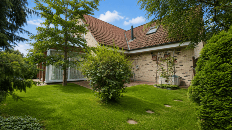 Top gepflegtes 4.5-Zimmer-EFH mit Wintergarten, grossem Garten, Garagenbox und PP (22)