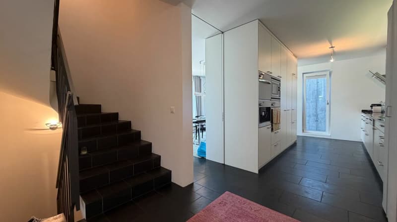 Architektonisches 5.5-Zimmer-Designerhaus mit Loftcharakter und weitläufiger Blick ins Grüne (15)