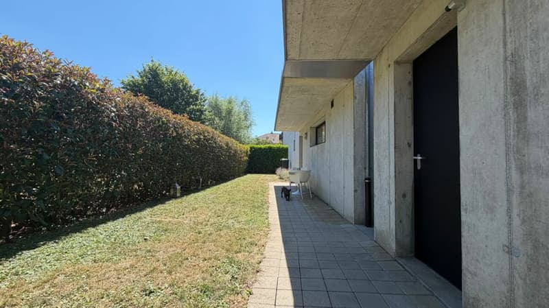 Architektonisches 5.5-Zimmer-Designerhaus mit Loftcharakter und weitläufiger Blick ins Grüne (20)
