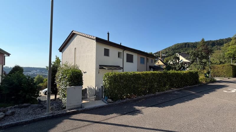 Neuwertiges Familienhaus mit traumhafter Aussicht Umfassend saniert - Vielseitig nutzbar - Familienfreundliche Lage (25)