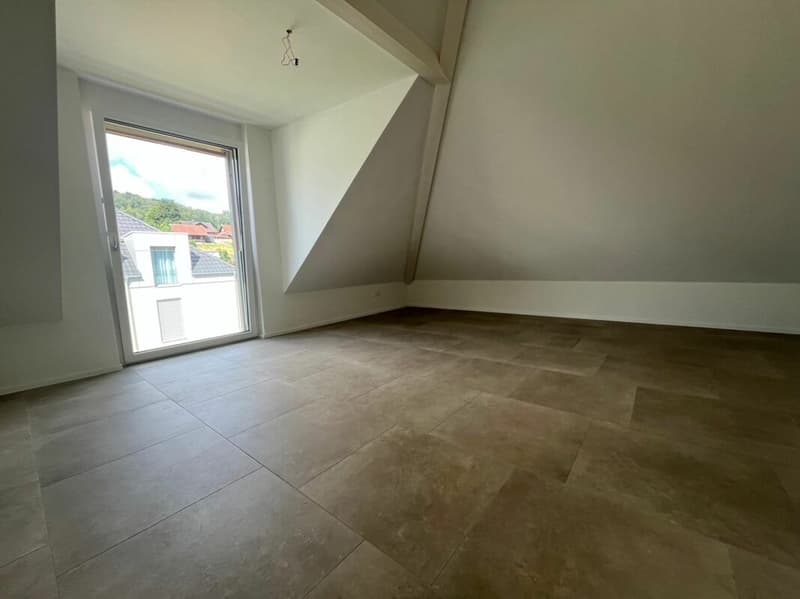 Neuwertiges Doppel-Einfamilienhaus (F1) mit 2 Nasszellen, 2 Parkplätzen, Garten und Sitzplatz (27)