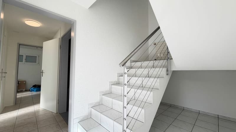 Grosszügiges 5.5-Zimmer-Haus mit Garage, 4 Aussenparkplätzen und Dachterrasse (3)