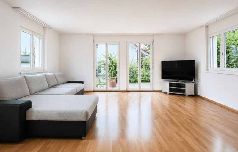 Grosszügiges 5.5-Zimmer-Haus mit Garage, 4 Aussenparkplätzen und Dachterrasse (2)