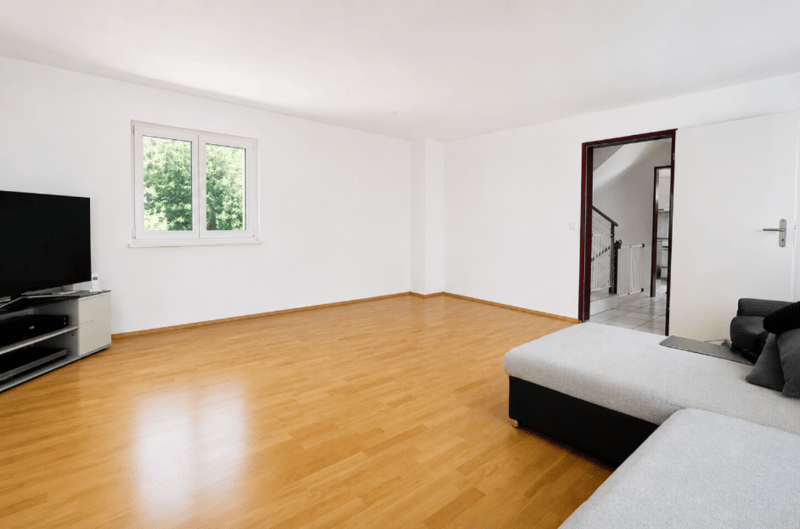 Grosszügiges 5.5-Zimmer-Haus mit Garage, 4 Aussenparkplätzen und Dachterrasse (7)