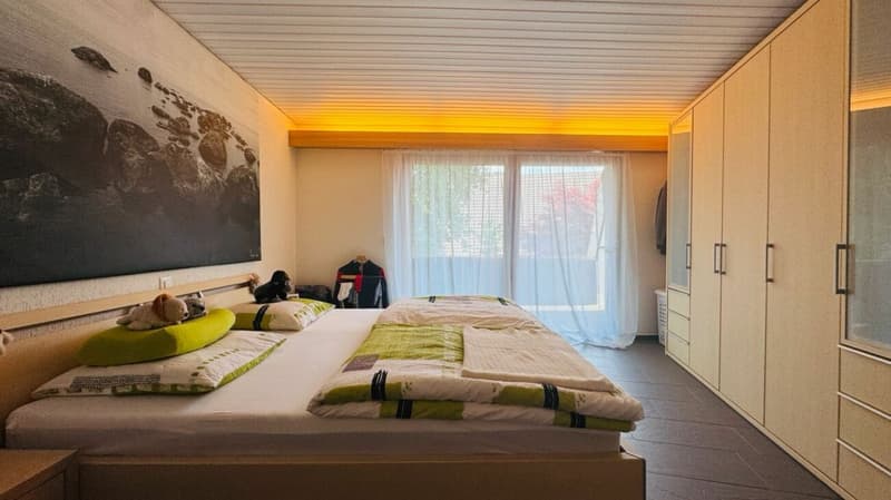 Nachhaltiges 7.5-Zimmer-Einfamilienhaus mit Photovoltaikanlage, Pool, Sauna & Fitness (12)