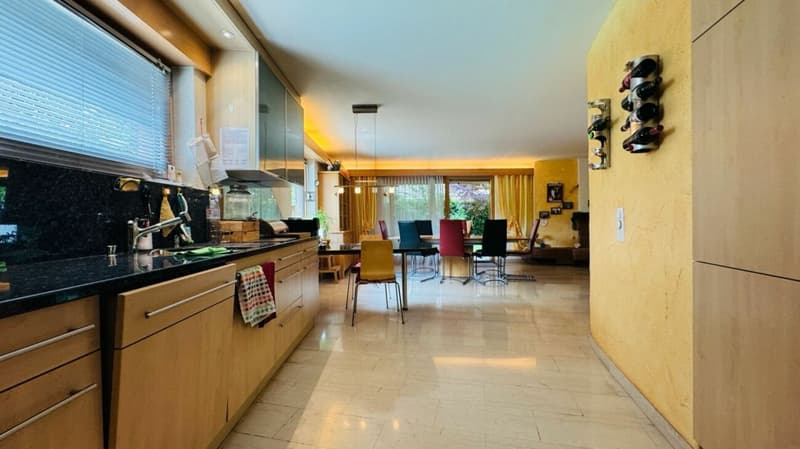 Nachhaltiges 7.5-Zimmer-Einfamilienhaus mit Photovoltaikanlage, Pool, Sauna & Fitness (6)