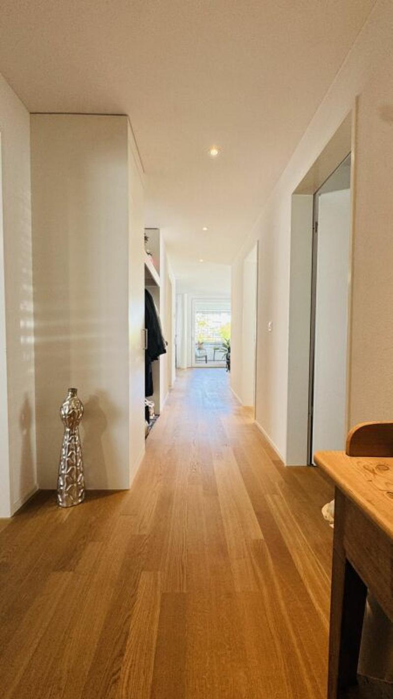 Neuwertige 4.5-Zimmer-EG Wohnung, 2 Nasszellen, Loggia, Gartenanteil, Lift, Keller und 1 AEHP (15)