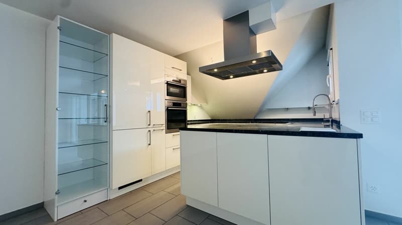 4.5-Zimmer-Maisonette mit Balkon, 2 Nasszellen, 2 Tiefgaragenplätzen, Waschturm und Keller (2)