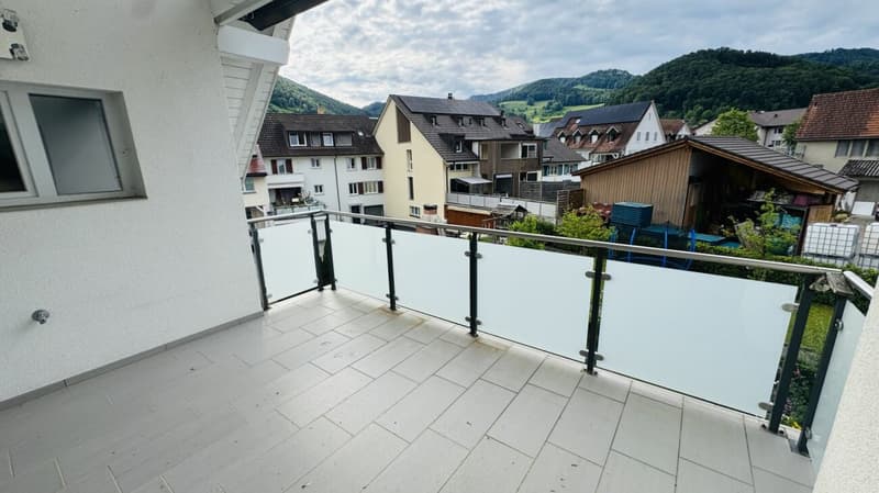 4.5-Zimmer-Maisonette mit Balkon, 2 Nasszellen, 2 Tiefgaragenplätzen, Waschturm und Keller (12)
