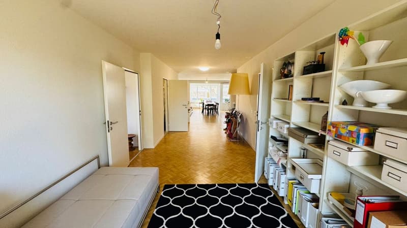 Komplett sanierte 3.5-Zimmerwohnung mit 2 Bädern, 2 Balkonen und 1 Tiefgaragenplatz (7)