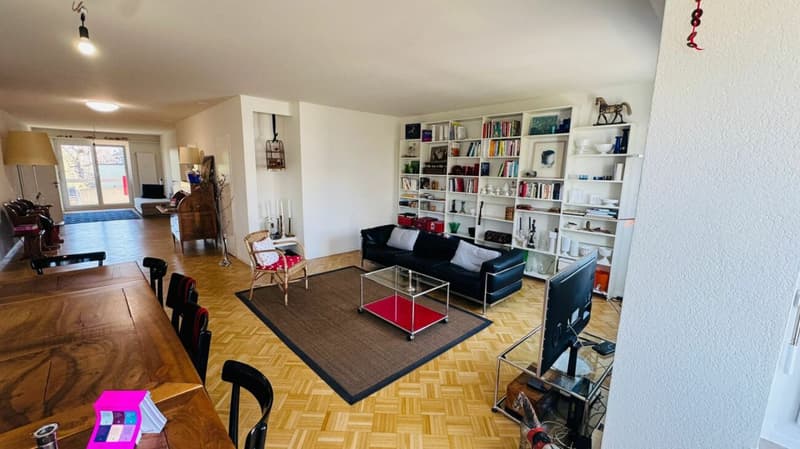 Komplett sanierte 3.5-Zimmerwohnung mit 2 Bädern, 2 Balkonen und 1 Tiefgaragenplatz (5)