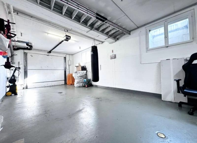grosszügige Garage