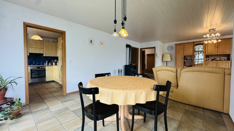 Freistehendes 5-Zimmer-EFH mit Garage, Vorplatz, Balkon, Garten und schöner Aussicht (9)