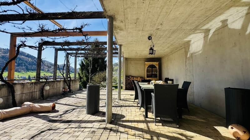 6.5-Zimmer-Architektenhaus mit Pool, Garagenbox, 3 Parkplätzen und Weitsicht (32)