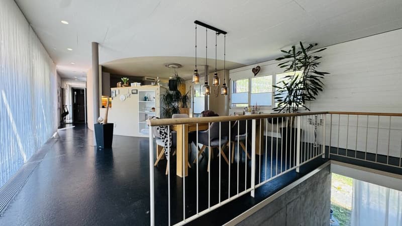6.5-Zimmer-Architektenhaus mit Pool, Garagenbox, 3 Parkplätzen und Weitsicht (19)