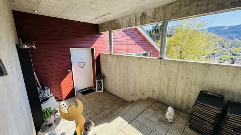 6.5-Zimmer-Architektenhaus mit Pool, Garagenbox, 3 Parkplätzen und Weitsicht (38)