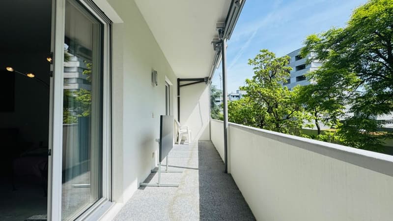 Gepflegte 3.5-Zimmerwohnung in Binningen mit Lift, 12 m² Balkon und eigenem Waschturm (14)