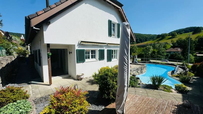 Freistehendes 4.5-Zimmer-Einfamilienhaus mit Pool, Sauna, Wintergarten, Doppelgarage & Aussicht (23)