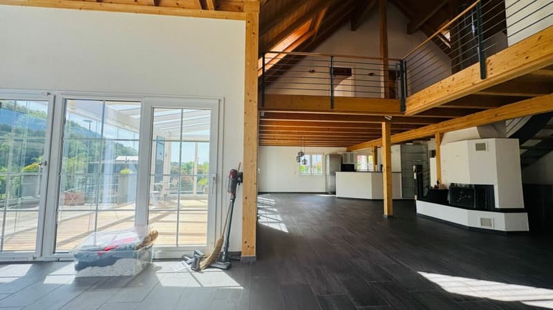 Freistehendes 4.5-Zimmer-Einfamilienhaus mit Pool, Sauna, Wintergarten, Doppelgarage & Aussicht (13)