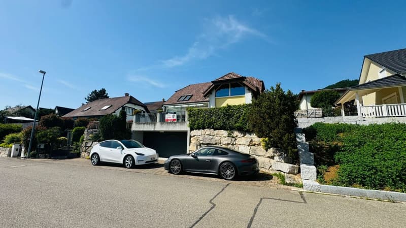 Freistehendes 4.5-Zimmer-Einfamilienhaus mit Pool, Sauna, Wintergarten, Doppelgarage & Aussicht (24)