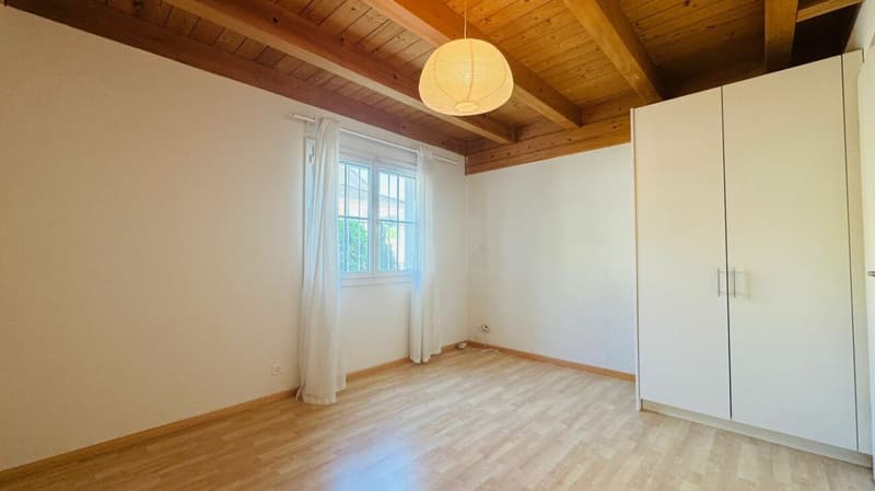 Freistehendes 4.5-Zimmer-Einfamilienhaus mit Pool, Sauna, Wintergarten, Doppelgarage & Aussicht (18)
