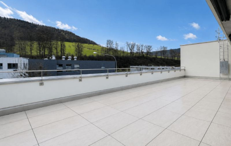 Moderne 3.5-Zimmer-Attikawohnung mit 66 m² Terrasse (8)