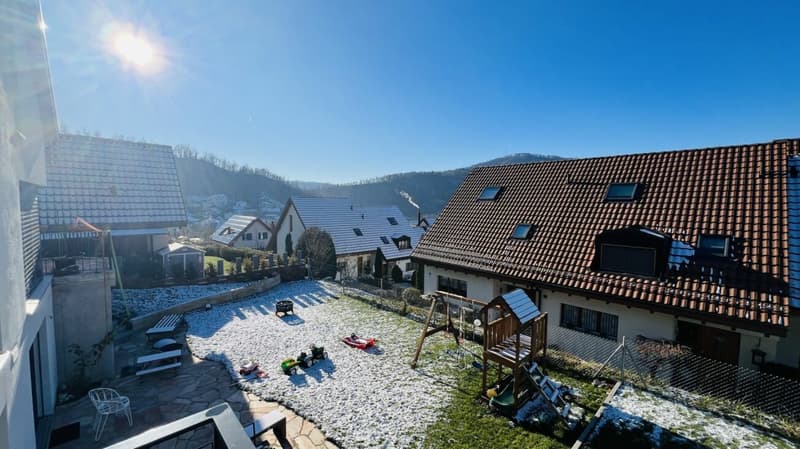 Modernes 5.5-Zimmer-Neubau-Einfamilienhaus mit 2 Bädern, Carport, Parkplatz & Garten in Duggingen (13)