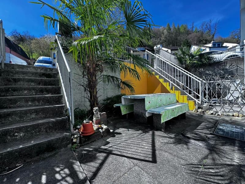 Sitzplatz vor dem Haus