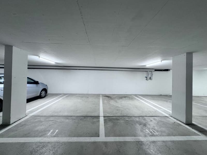 Autoeinstellhalle Parkplatz 13